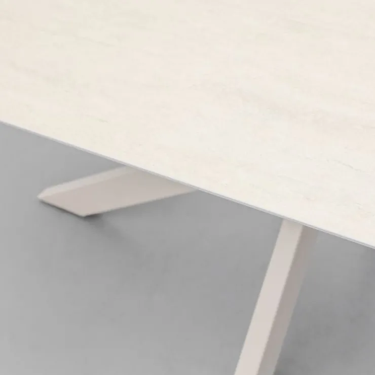 Trendhopper Eettafel Luna Capsule^ Eetkamertafels